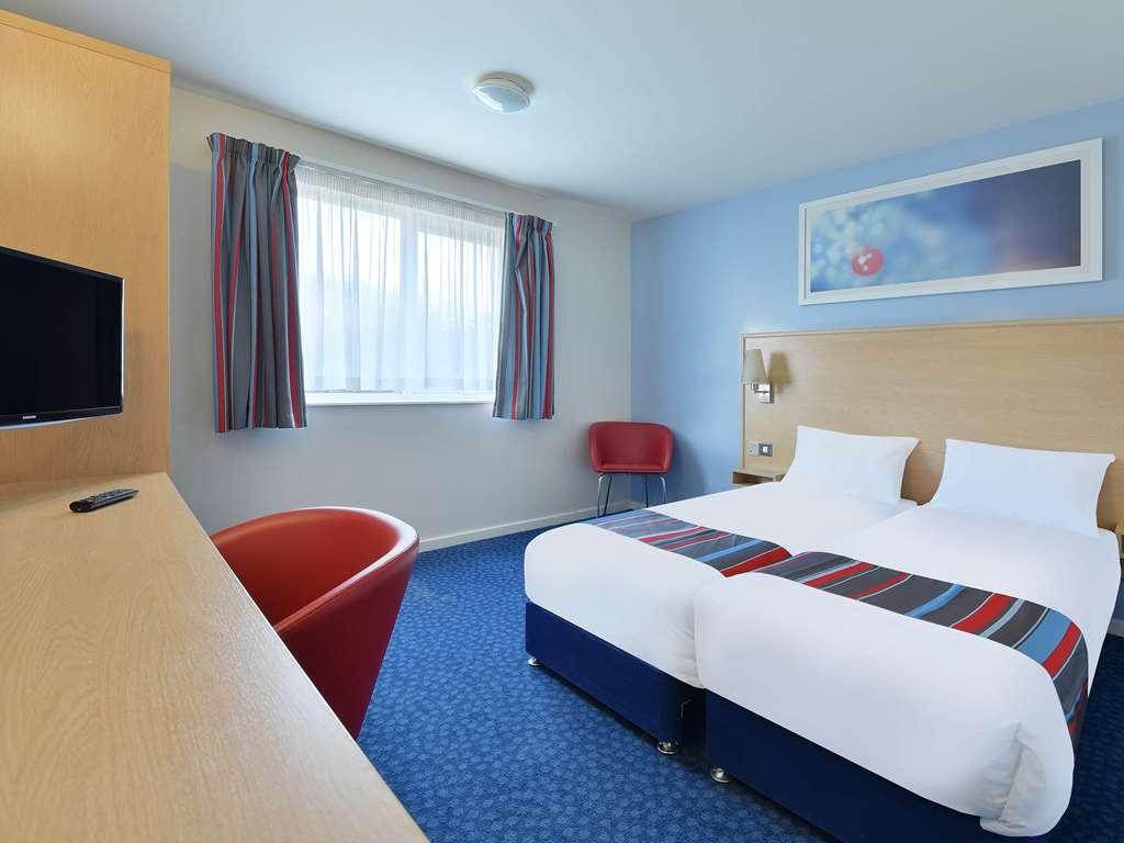 Travelodge Peterborough Alwalton Room photo